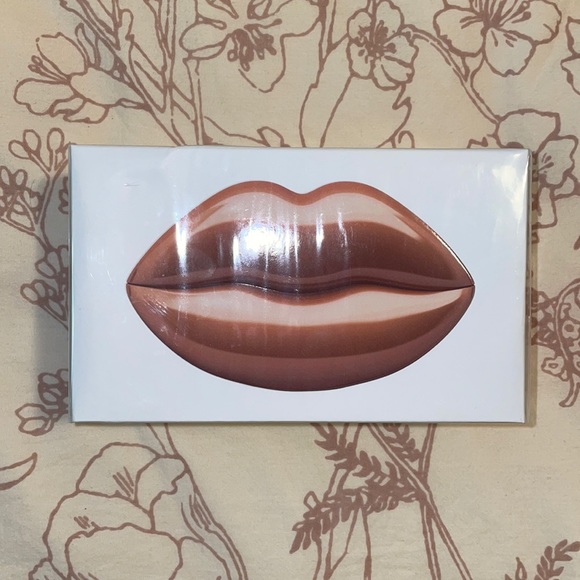 KKW NUDE LIPS - Picture 2 of 5